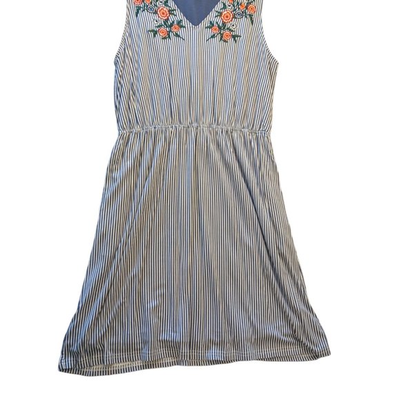 Skies are Blue Sleeveless Embroidered Dress - Picture 4 of 4